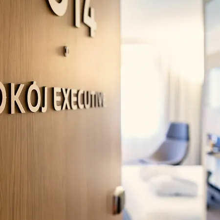 מלון Novotel Centrum 4*
