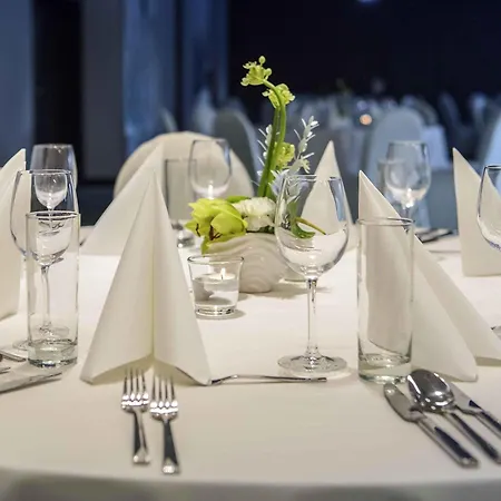 Novotel Centrum Hotel 4*