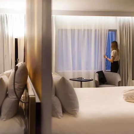 Novotel Centrum Готель