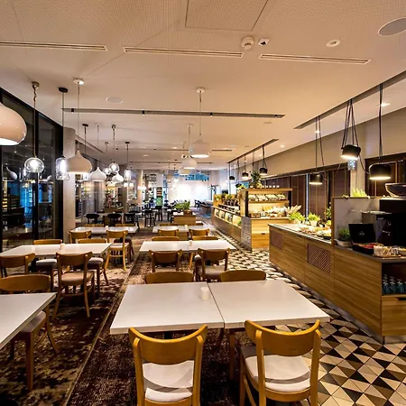 Novotel Centrum Hotel 4*